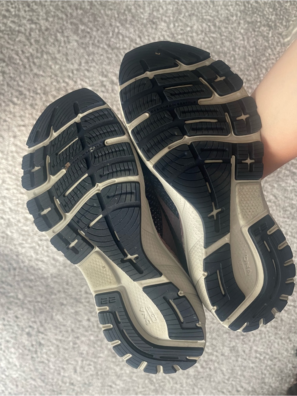 Brooks | Women’s Adrenaline GTS 22 Running Sneakers Purple - Picture 2 of 3